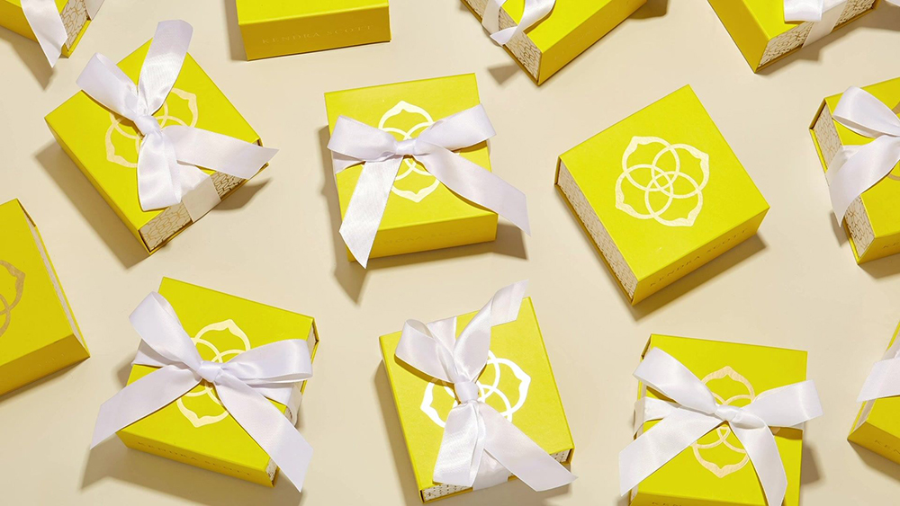 Picture of Kendra Scott boxes